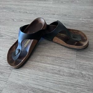 Women's Birkenstock Gizeh Black Leather Sandal 37EU